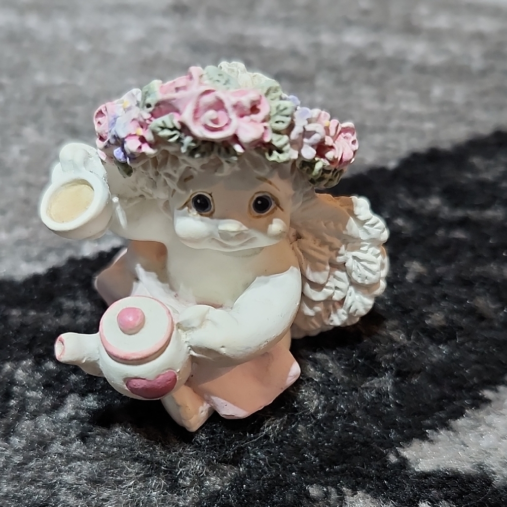 1998 DREAMSICLES HIGH TEA CHERUB ANGEL MINI FIGURINE COLLECTIBLES